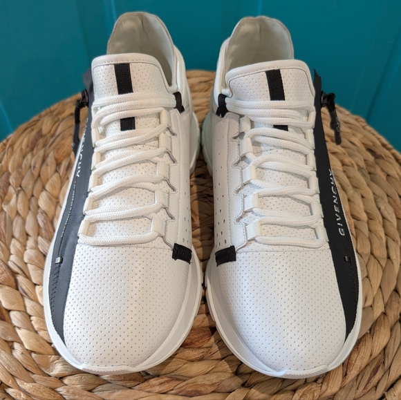 Givenchy Spectre Runner Zip Calf Leather Sneakers - Picture 11 of 14